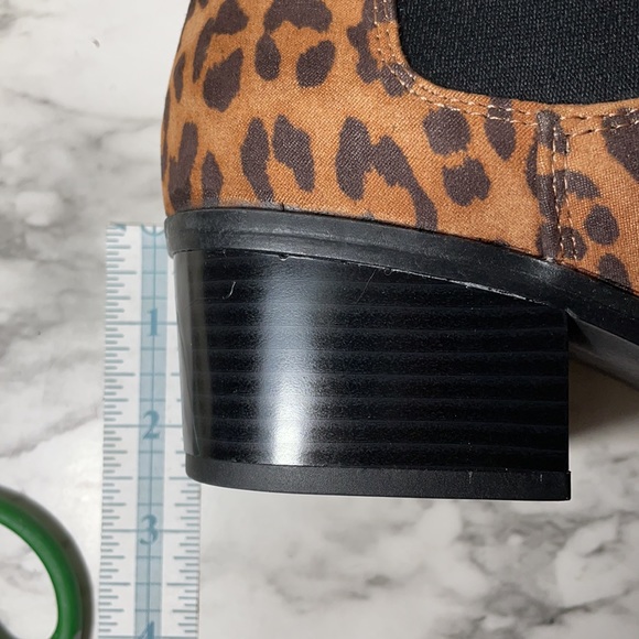 NWT leopard pull on microsuede Chelsea style boot - Picture 9 of 9
